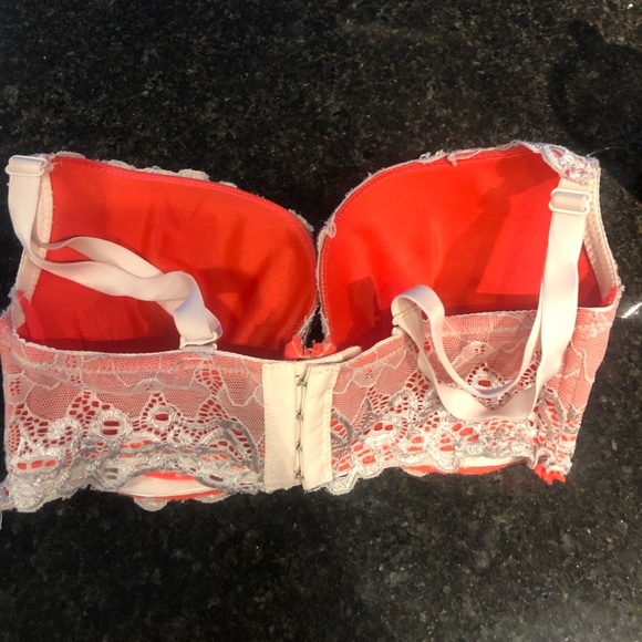 34D lace overlay push up bra - Picture 3 of 4